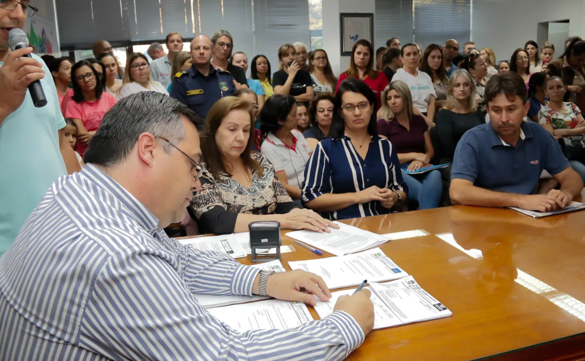 Prefeito Beto Preto pediu celeridade nos processos licitatórios - Foto: Divulgação