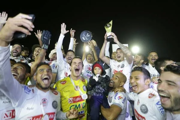 O Operário, de Ponta Grossa, foi o campeão da Segunda Divisão do Paranaense em 2018 - Foto: Divulgação