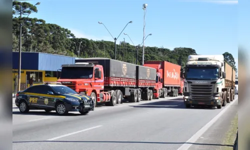 
							Liminar proíbe bloqueio de rodovias por caminhoneiros no Paraná
						
						