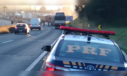 Caminhoneiros protestam contra o preço do diesel em rodovias do Paraná
