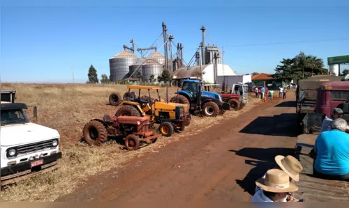 
							Caminhoneiros bloqueiam a BR-369 entre Apucarana e Arapongas
						
						