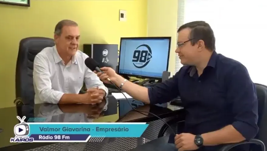 Entrevista com o Dr. Valmor Giavarina contando um pouco da história da Radio 98FM