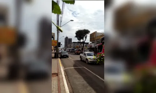 
							Movimento faz carreata em apoio aos caminhoneiros 
						
						