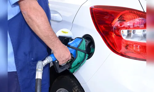 Procon autua três postos de combustíveis por elevação de preço sem justa causa em Apucarana