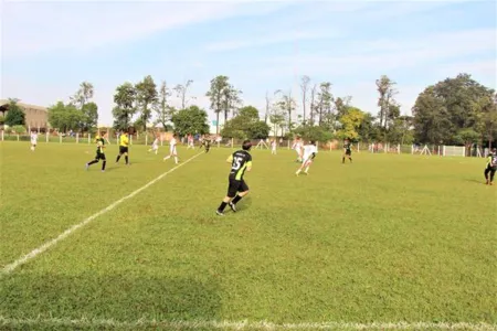 O Arapongas sub-17 vai mandar os jogos do Paranaense no Centro Social Urbano - Foto: Divulgação