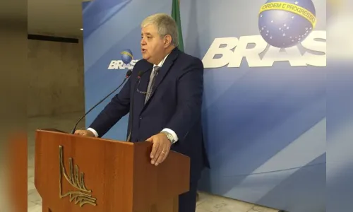 
							Governo aplica multa de R$ 100 mil por hora parada
						
						