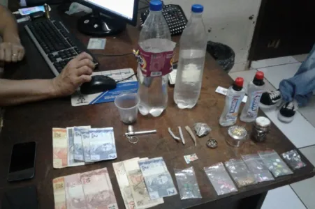 Polícia militar apreendeu ecstasy, LSD e lança perfume. Foto: Divulgação/PM