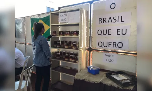 Apae aposta na honestidade e cria banca onde cliente paga e pega o troco sozinho em Cambira