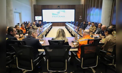 178 caminhões com combustível já foram liberados no Paraná