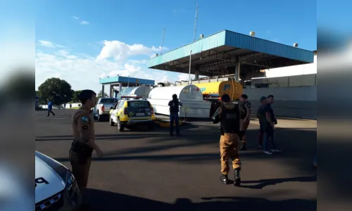 
							Caminhão-tanque é liberado para abastecer ônibus do transporte público de Apucarana
						
						