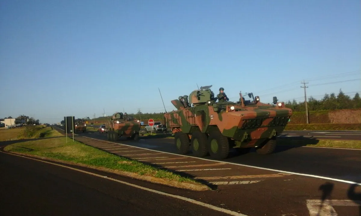 Batalhão do Exército em Apucarana mandou 250 homens para desbloquear rodovias na região - Foto: Reprodução/Whatsapp