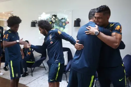 Os jogadores Marcelo e Casemiro se apresentaram e jogam o amistoso de domingo contra a Croácia - Foto: Lucas Figueiredo/CBF