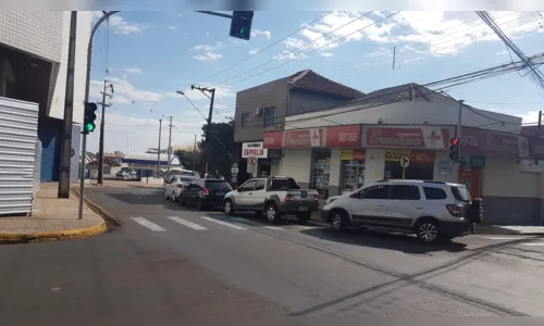 
							Postos recebem gasolina e motoristas formam longas filas em Apucarana
						
						