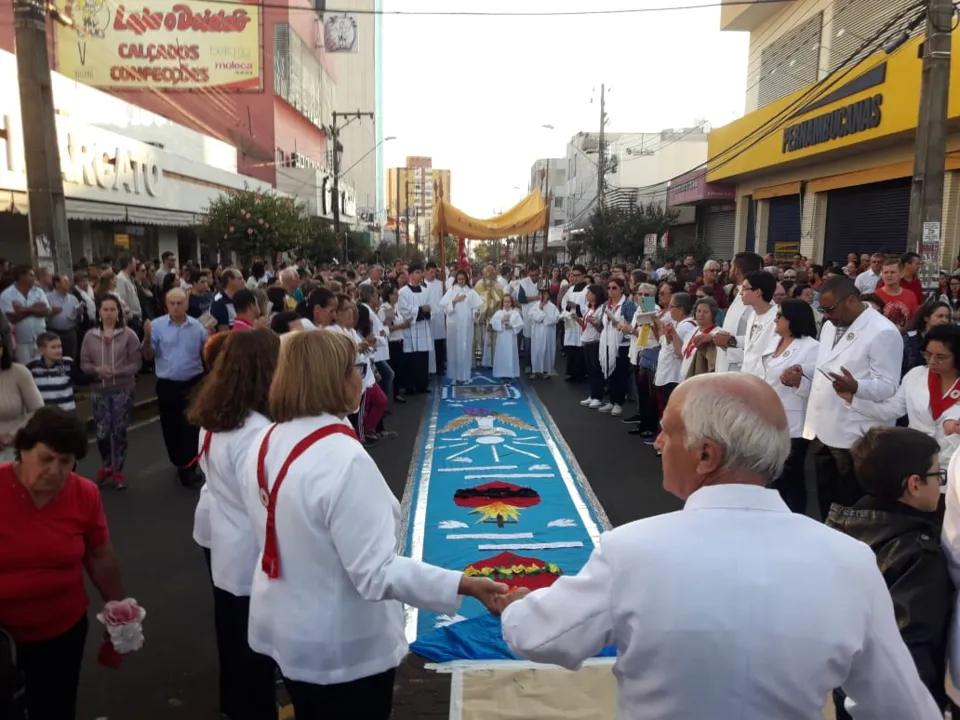 Procissão saiu da barra Funda e seguiu até a catedral Nossa Senhora de Lourdes.