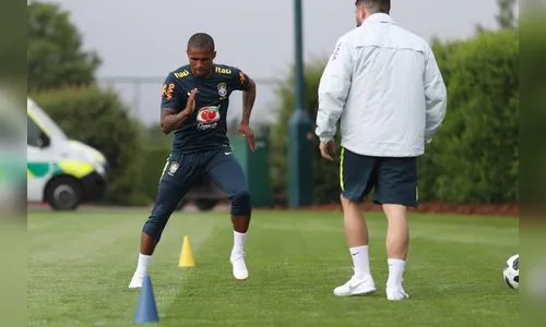 Renato Augusto e Douglas Costa não enfrentam a Croácia neste domingo