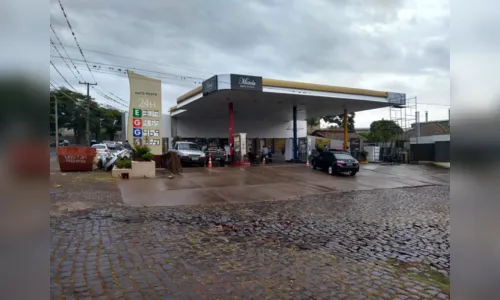 
							Confira os postos que estão abastecendo em Apucarana e região
						
						