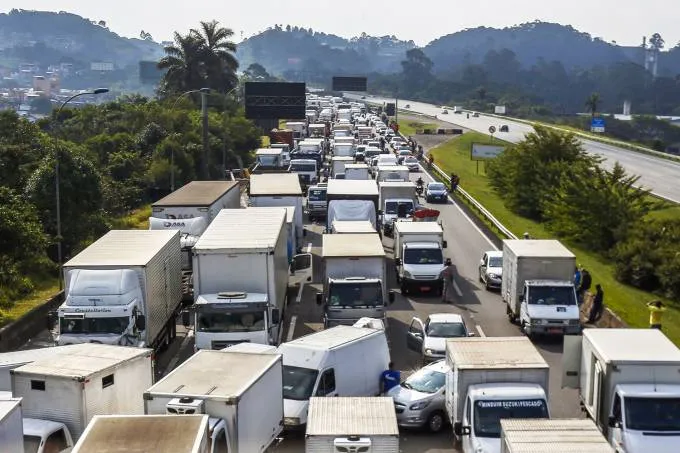 Greve dos caminhoneiros durou dez dias - foto Miguel Schincariol/AFP/imagem ilustrativa