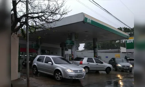 
							Confira os postos que estão abastecendo em Apucarana e região
						
						