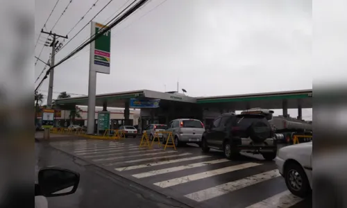 
							Confira os postos que estão abastecendo em Apucarana e região
						
						