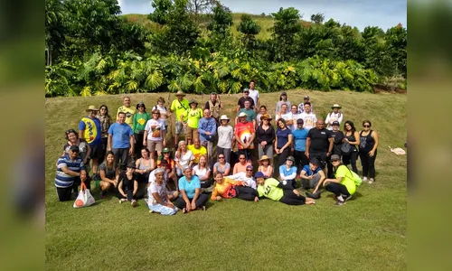 Peregrinos de Apucarana concluem caminhada de 108 km até santuário em Lunardelli