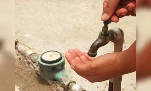 Rompimento de adutora causa desabastecimento de água em Borrazópolis