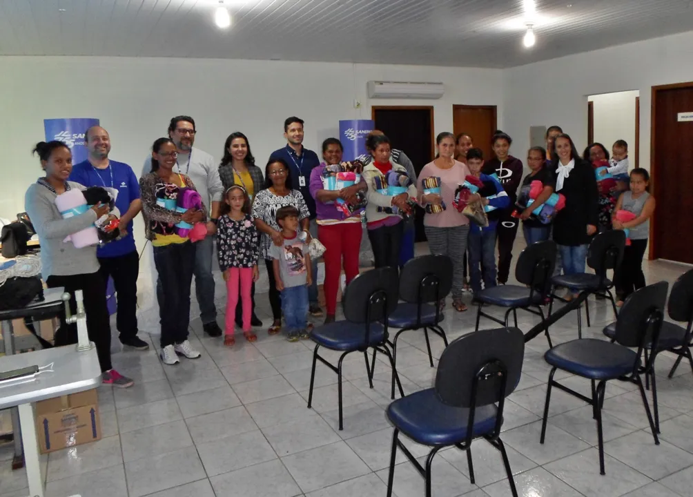 Campanha desenvolvida por empregados da Sanepar beneficiou 11 famílias de Florestópolis - foto Divulgacao