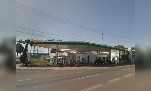 Bandidos arrombam posto de combustível nesta madrugada e tentam levar cofre