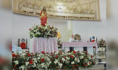 Imagem do padroeiro de Londrina danificada por vândalo no começo do ano retorna à catedral