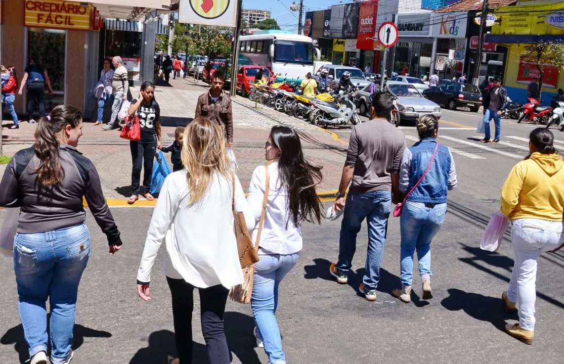 Comércio se mantém aquecido em datas comemorativas. (FOTO - Delair Garcia)