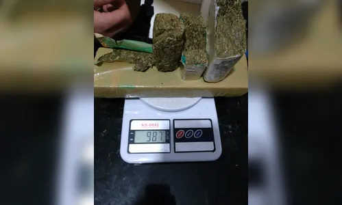 Mulher é presa com quase 1 quilo de maconha em Ivaiporã