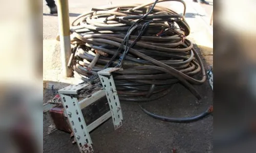 PM prende homem com fios furtados no Parque Industrial Norte
