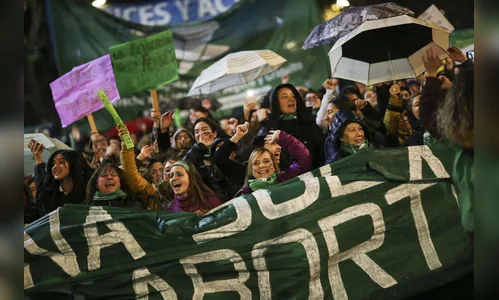 Argentinos se mobilizam para votação  da Lei do Aborto