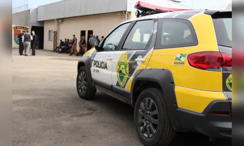 
							Operação prende seis policiais militares suspeitos de vender armas para o crime extorquir traficantes no Paraná
						
						