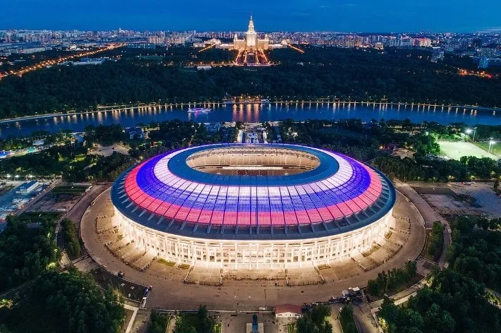 Estádio Luzhniki é o maior da Rússia, com capacidade para 81 mil pessoas.