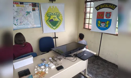 PM de Apucarana prende casal de jovens com drogas avaliadas em R$ 25 mil