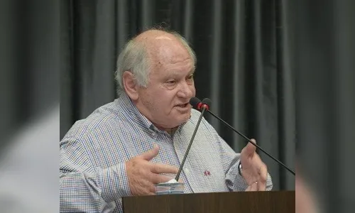 Ex-prefeito Valter Pegorer afirma em rede social que abandonou a vida política