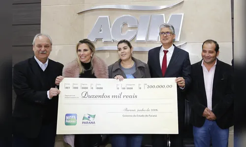 Ganhadores do Nota Paraná recebem seus prêmios em Maringá