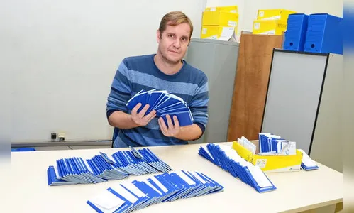 Carteiras de trabalho ‘esquecidas’ se acumulam em agência de Apucarana