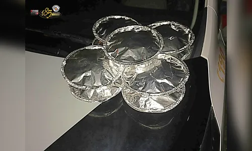 Ladrões armados com pistola rendem entregador e roubam marmitas de restaurante