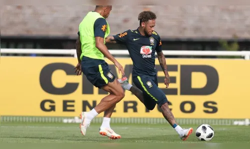 Neymar deixa o treino da seleção mancando e preocupa comissão técnica
