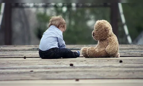 Polícia prende babá suspeita de abusar sexualmente de criança de 3 anos