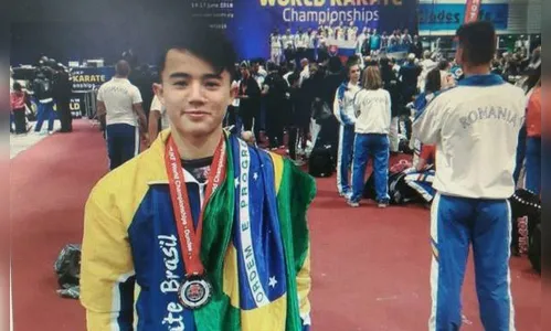 Karateca de Arapongas conquista bronze no Campeonato Mundial
