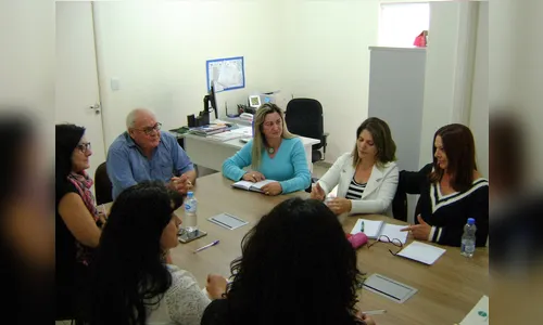 Secretaria de Educação sedia reunião com Núcleo Regional de Ensino