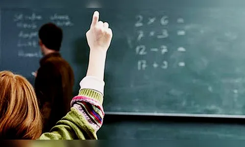 MEC quer adiar ampliação do tempo de formação de professor