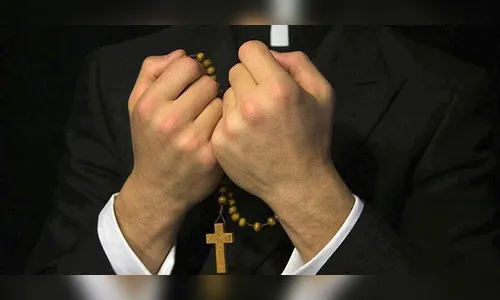Sacerdote acusado de pedofilia é condenado a cinco anos de prisão