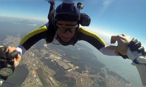 Paraquedista de 70 anos morre após salto no Paraná