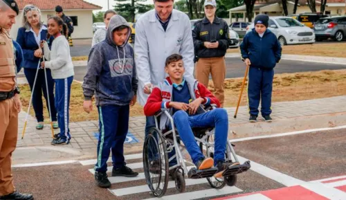 ​Projeto Crescer na aula piloto da Escolinha de Trânsito - Foto: Divulgação