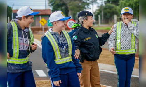 
							Alunos do Projeto Crescer assistem aula piloto da Escolinha de Trânsito
						
						