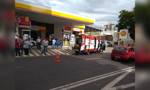 Motociclista fica ferido após acidente em cruzamento no centro de Apucarana