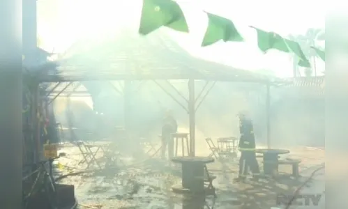 Bar pega fogo após torcedor soltar rojão durante o jogo do Brasil